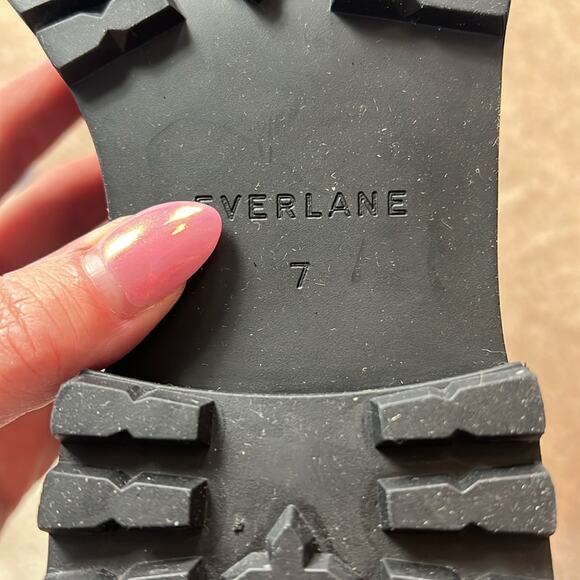 EVERLANE The Lug Chelsea Boot Black Leather Pull On Stretch Ankle Size 7 NEW - Picture 5 of 6